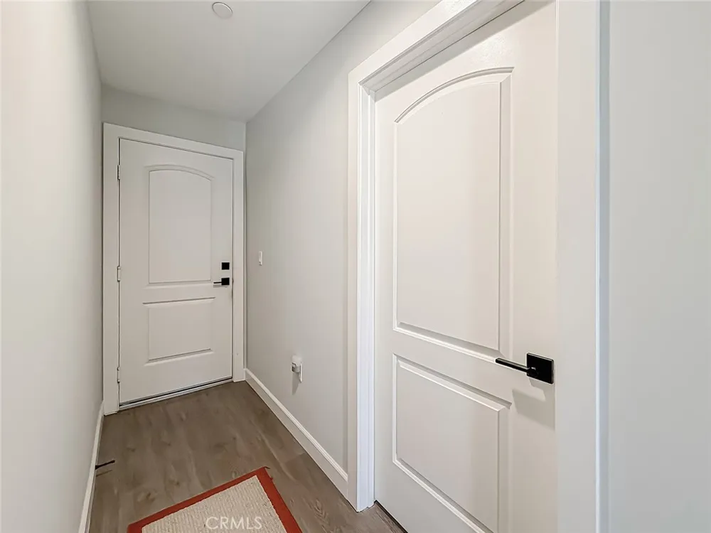 946 Warwick Thousand Oaks, CA 91360