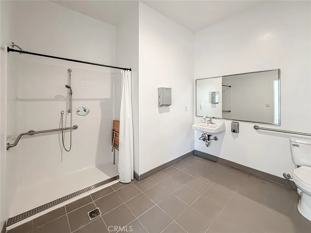 946 Warwick Thousand Oaks, CA 91360