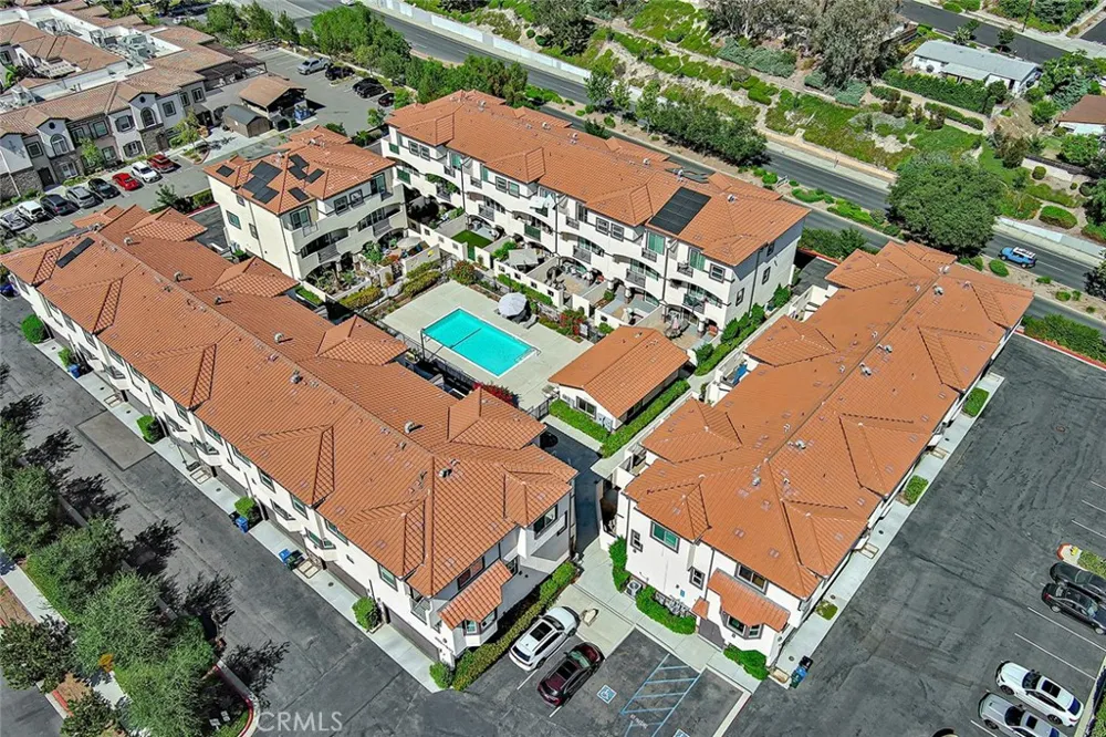946 Warwick Thousand Oaks, CA 91360