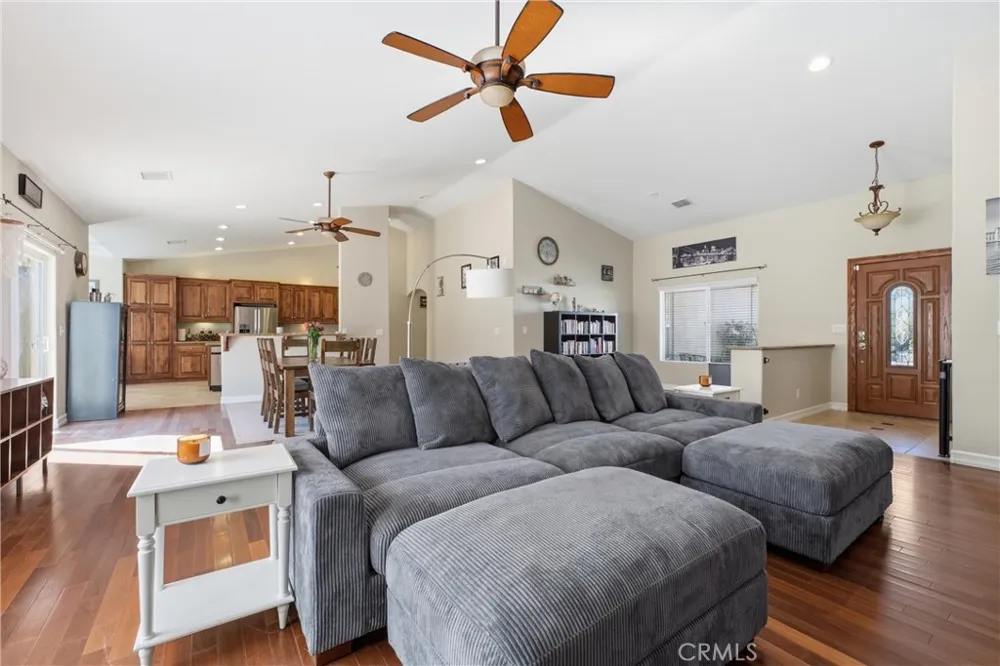 42165 Silver Puffs Lancaster, CA 93536