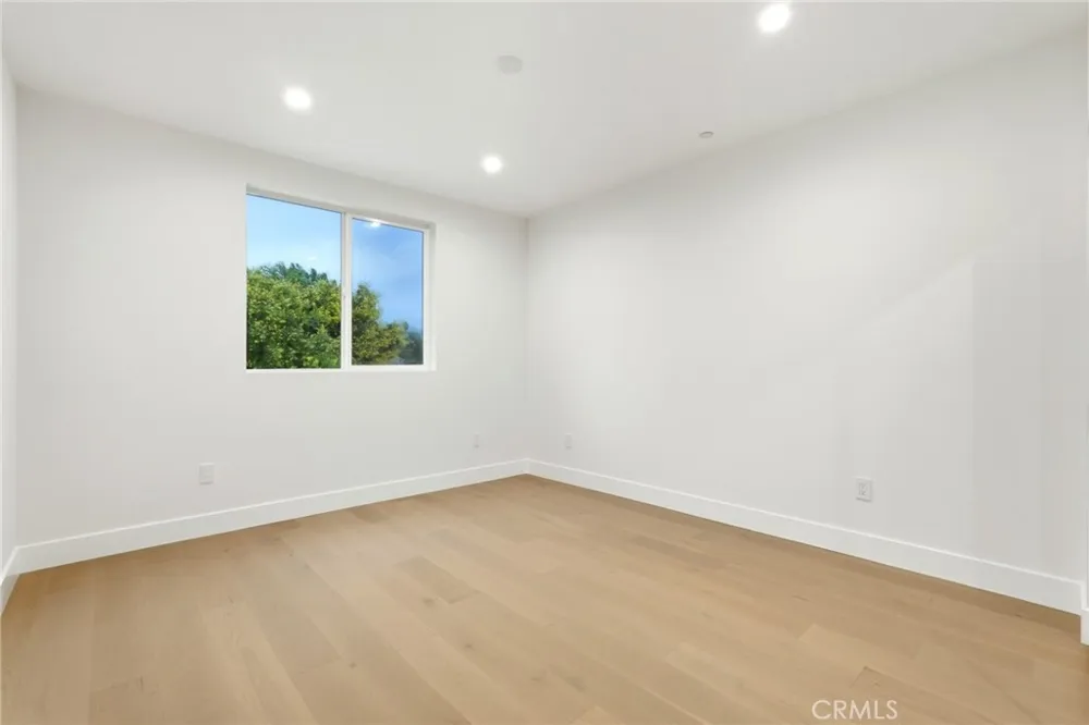 12917 El Dorado Ave Sylmar, CA 91342