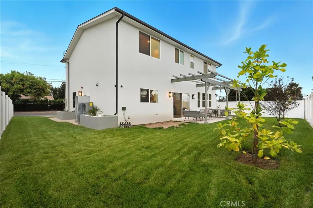 12917 El Dorado Ave Sylmar, CA 91342