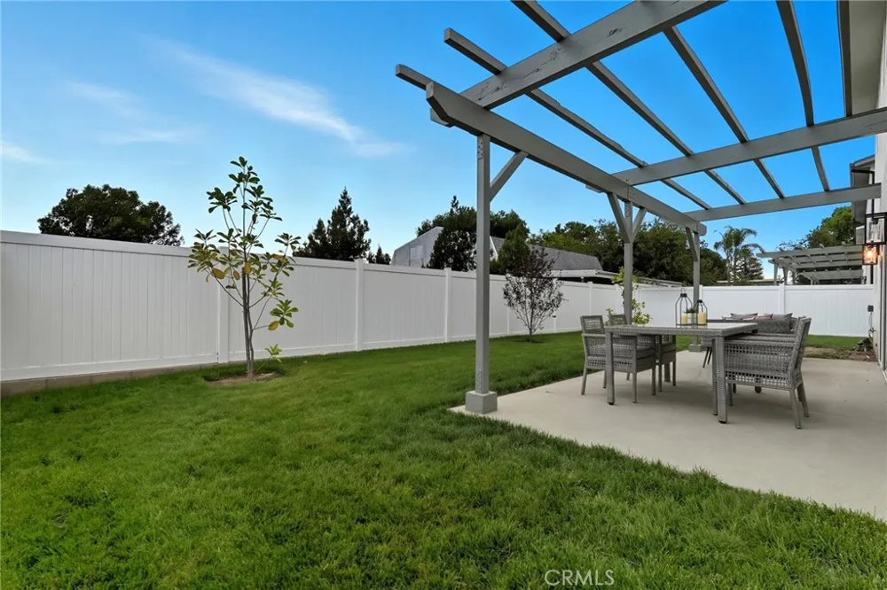 12917 El Dorado Ave Sylmar, CA 91342