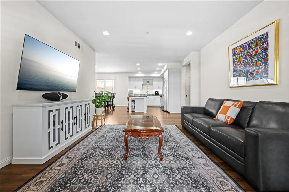 401 S Anaheim #3 Anaheim, CA 92805