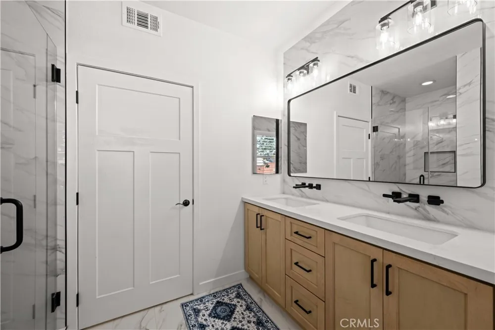 401 S Anaheim #3 Anaheim, CA 92805
