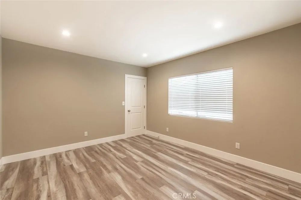 6633 Costello Avenue Valley Glen, CA 91405