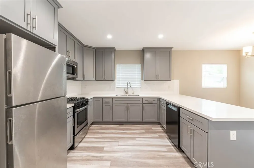 6633 Costello Avenue Valley Glen, CA 91405