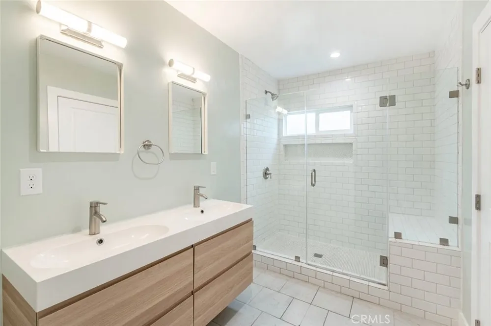 6633 Costello Avenue Valley Glen, CA 91405