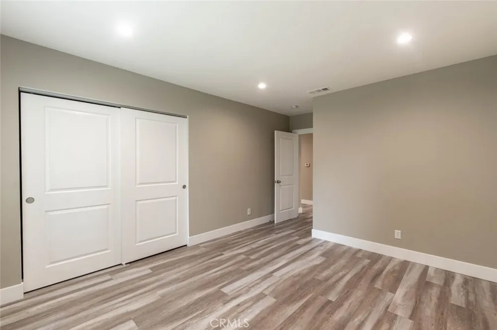 6633 Costello Avenue Valley Glen, CA 91405