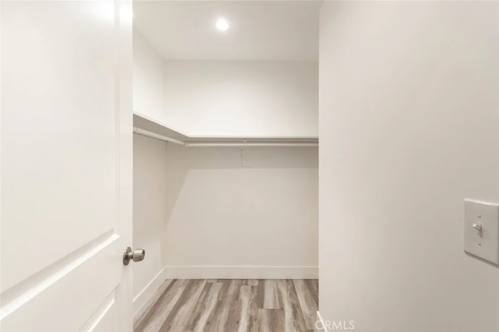6633 Costello Avenue Valley Glen, CA 91405