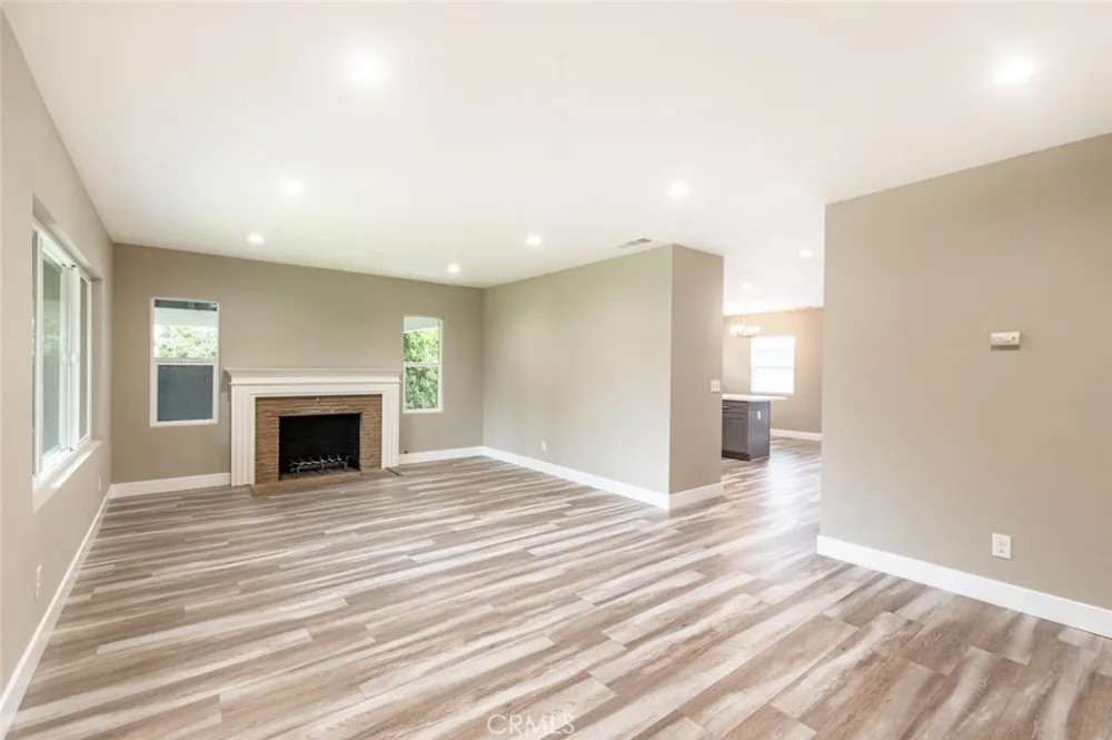 6633 Costello Avenue Valley Glen, CA 91405