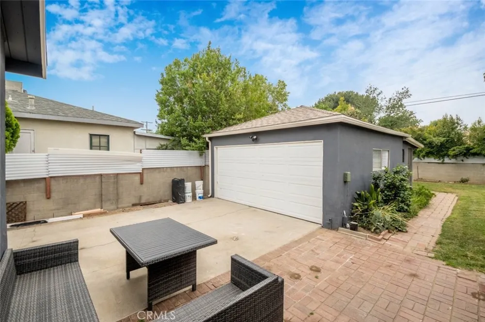 6633 Costello Avenue Valley Glen, CA 91405