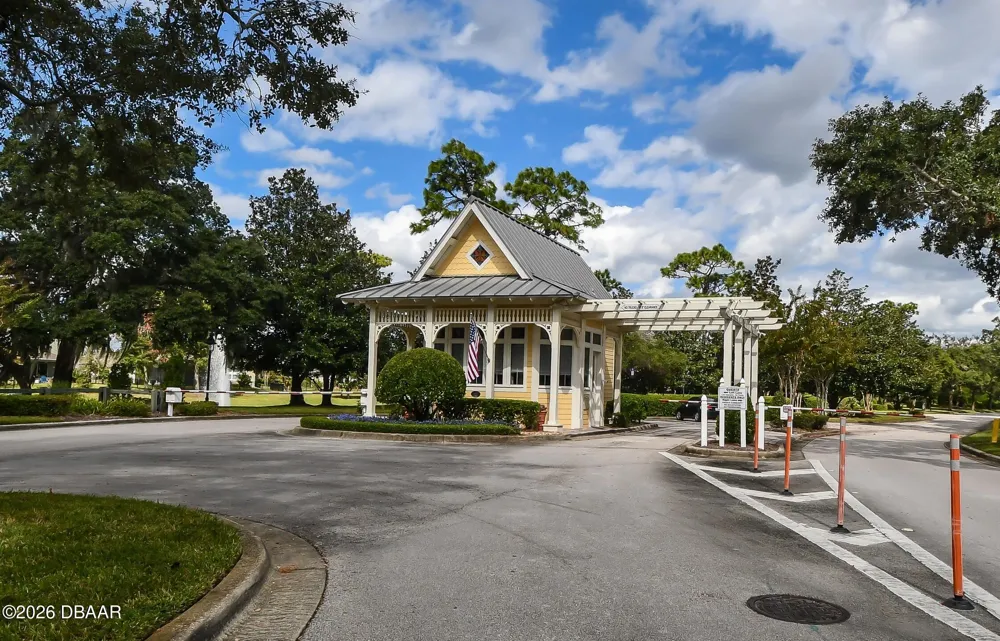 525 Heron Point Way Deland, FL 32724