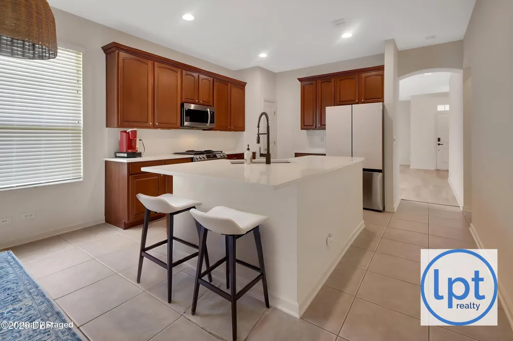 525 Heron Point Way Deland, FL 32724