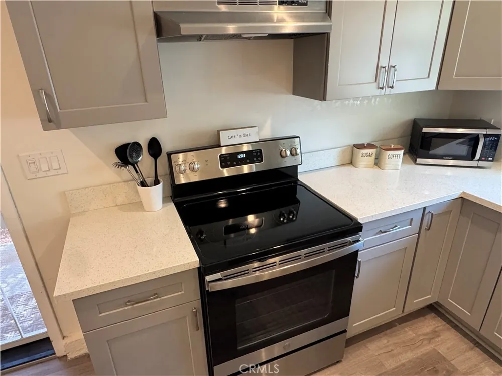 5059 Ludgate Drive Calabasas, CA 91301