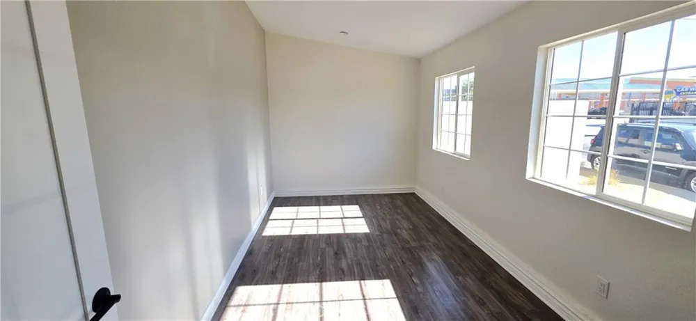 13821 Burton Street Panorama City, CA 91402