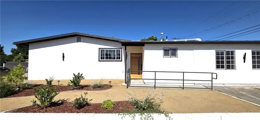 13821 Burton Street Panorama City, CA 91402