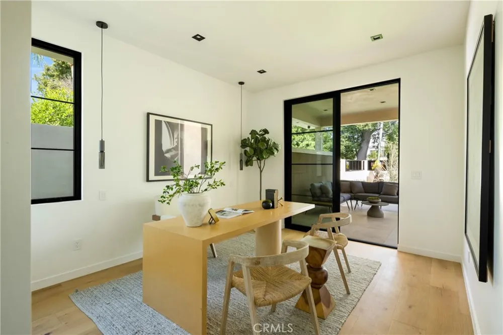 11826 Kling Street Valley Village, CA 91607