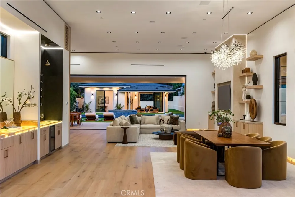 11826 Kling Street Valley Village, CA 91607