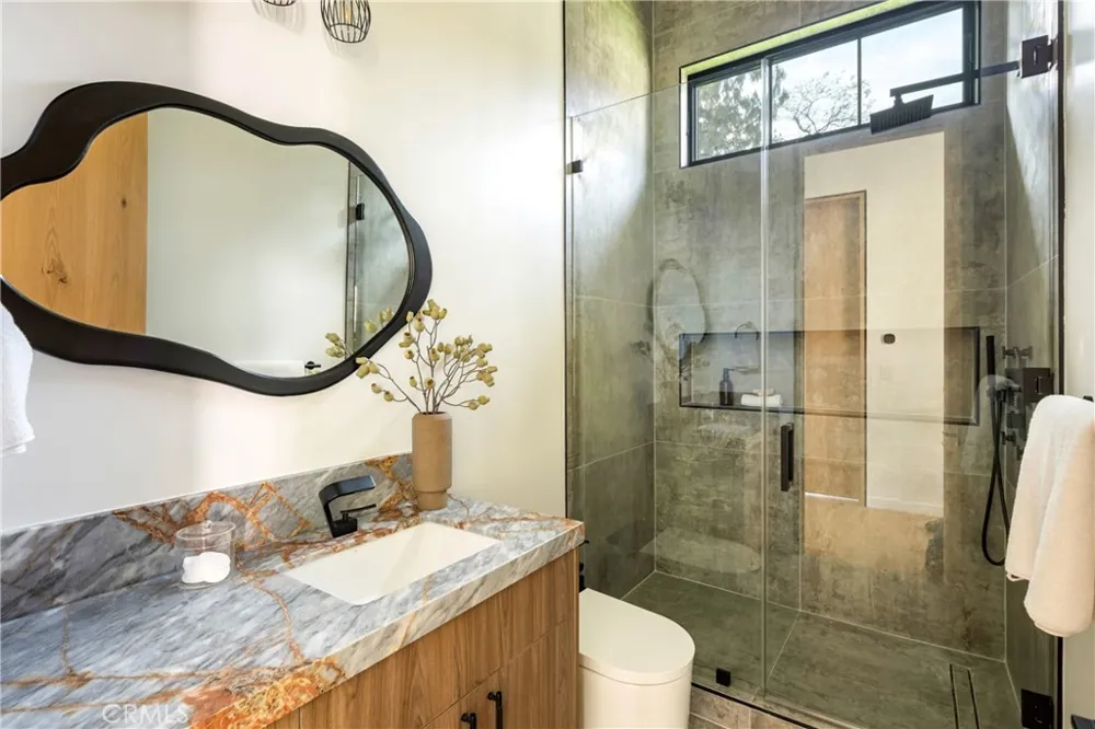 11826 Kling Street Valley Village, CA 91607