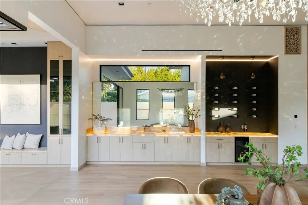 11826 Kling Street Valley Village, CA 91607