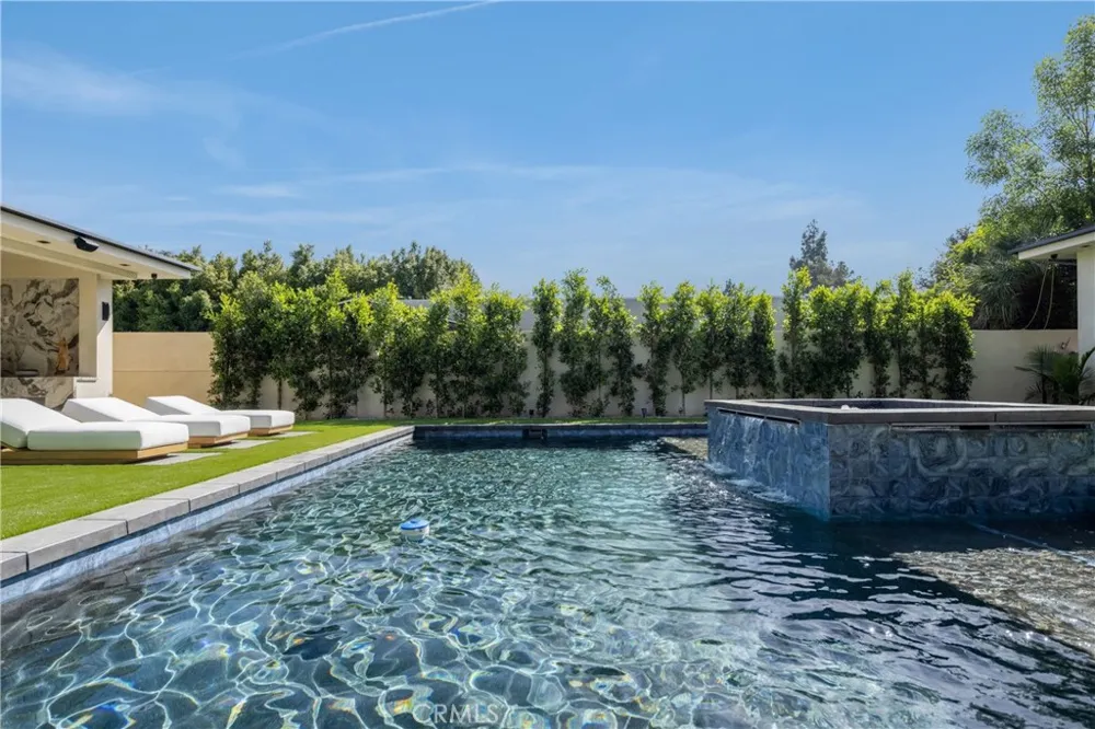 11826 Kling Street Valley Village, CA 91607