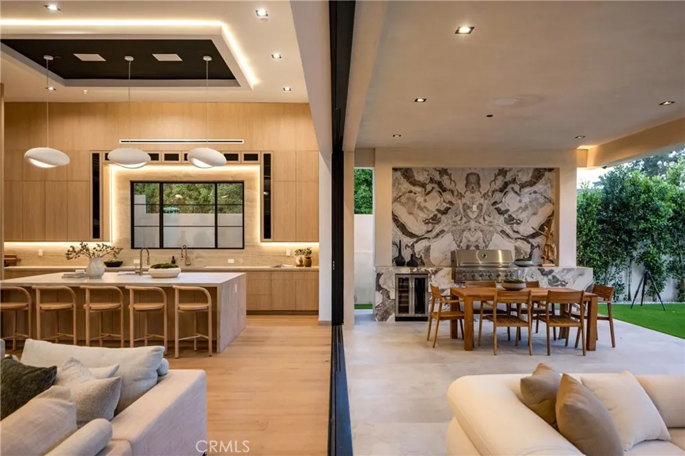 11826 Kling Street Valley Village, CA 91607