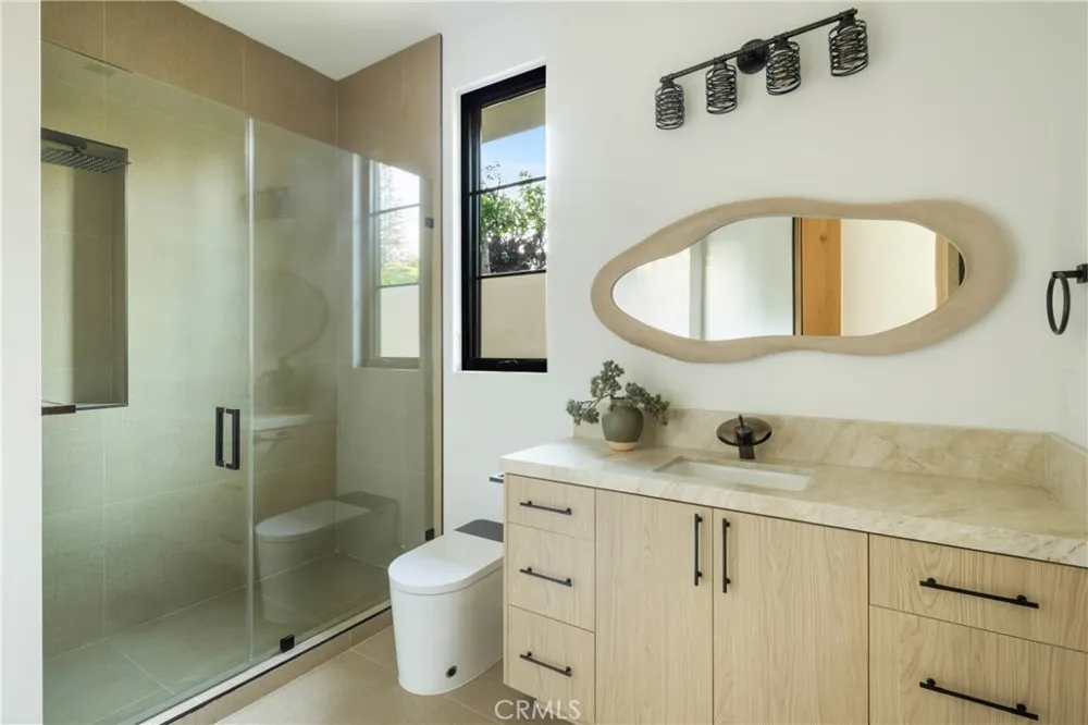 11826 Kling Street Valley Village, CA 91607