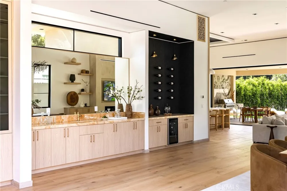 11826 Kling Street Valley Village, CA 91607