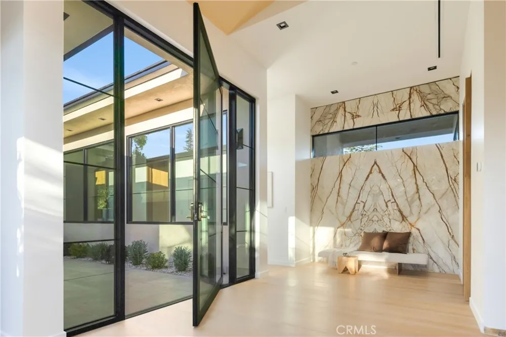 11826 Kling Street Valley Village, CA 91607