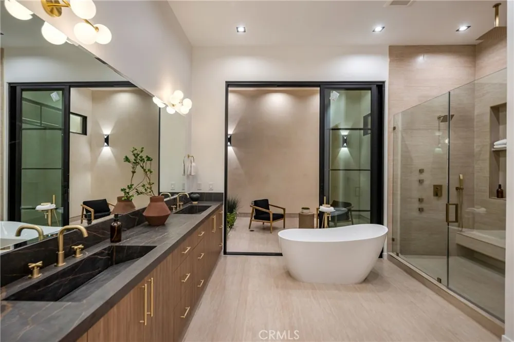 11826 Kling Street Valley Village, CA 91607