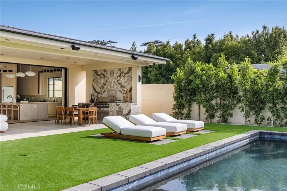 11826 Kling Street Valley Village, CA 91607