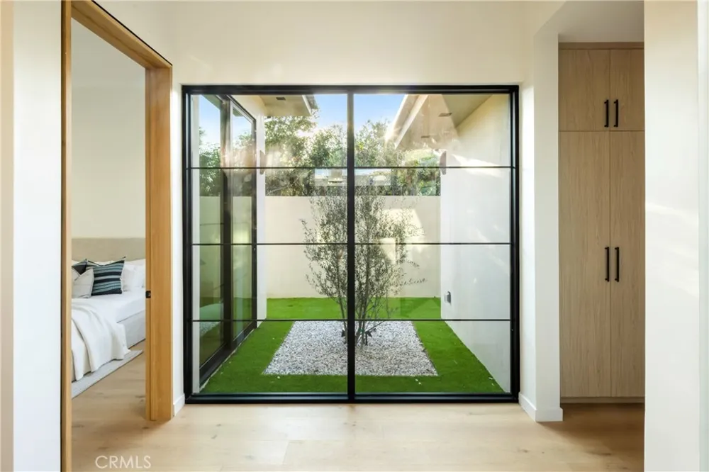 11826 Kling Street Valley Village, CA 91607