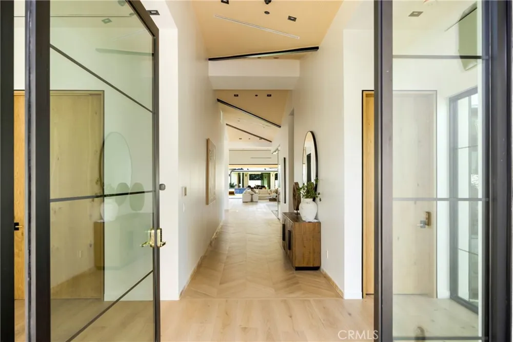 11826 Kling Street Valley Village, CA 91607