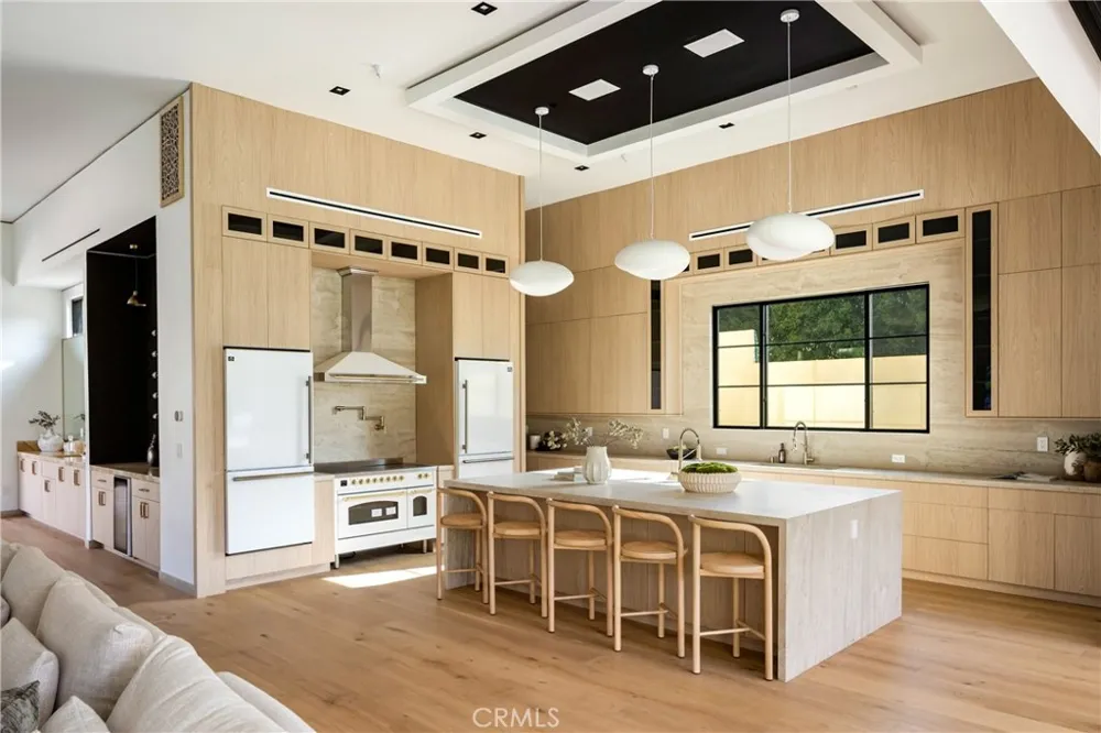 11826 Kling Street Valley Village, CA 91607