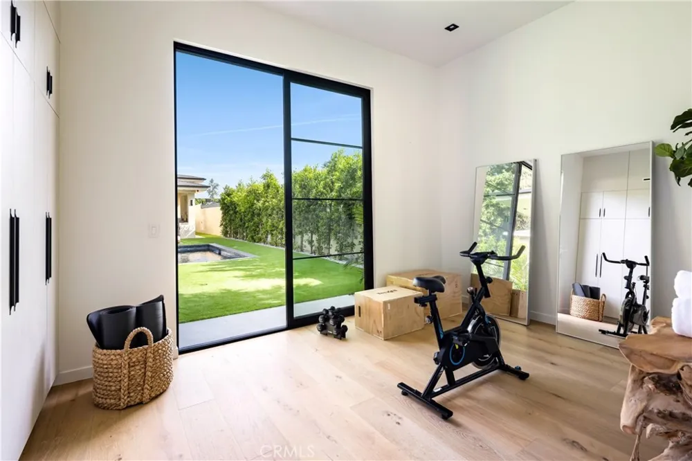 11826 Kling Street Valley Village, CA 91607