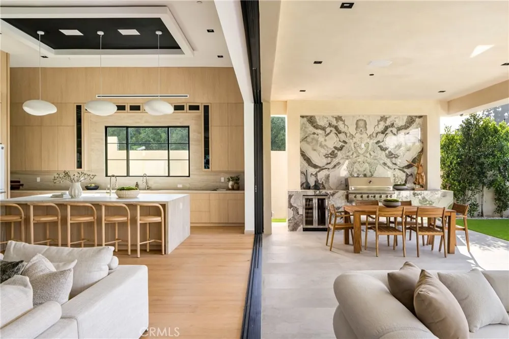 11826 Kling Street Valley Village, CA 91607
