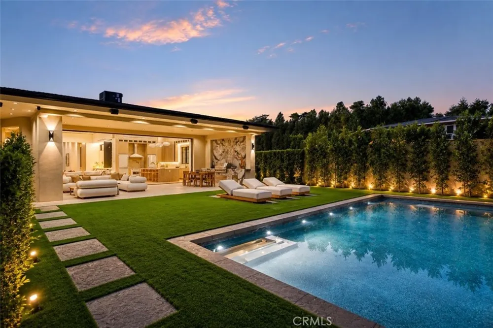 11826 Kling Street Valley Village, CA 91607