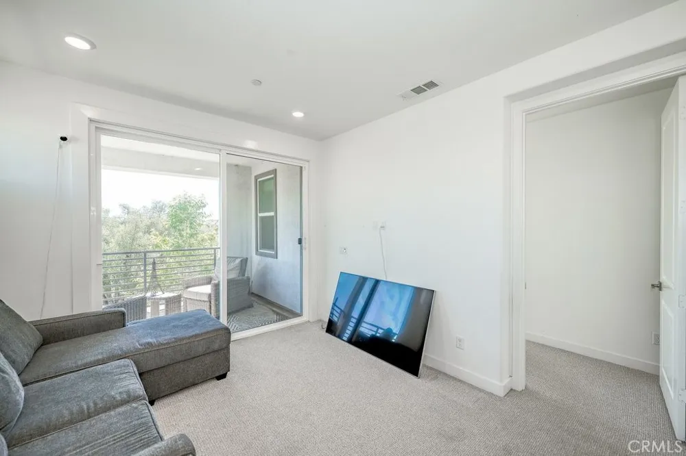 27544 FEATHERY CASSIA WAY Valencia, CA 91381