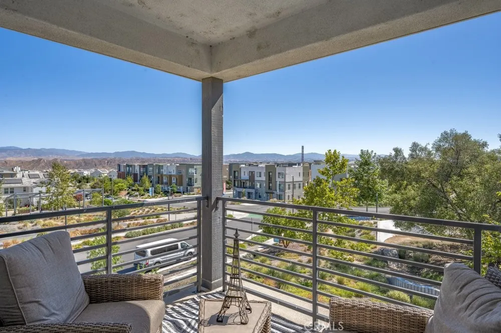 27544 FEATHERY CASSIA WAY Valencia, CA 91381