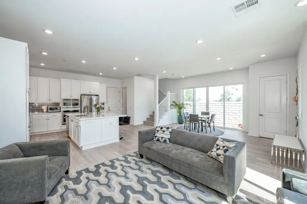 27544 FEATHERY CASSIA WAY Valencia, CA 91381