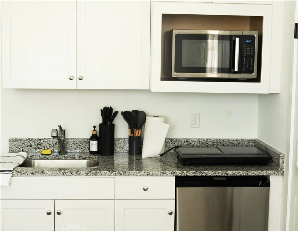 1880 Vincent Drive Palmdale, CA 93551