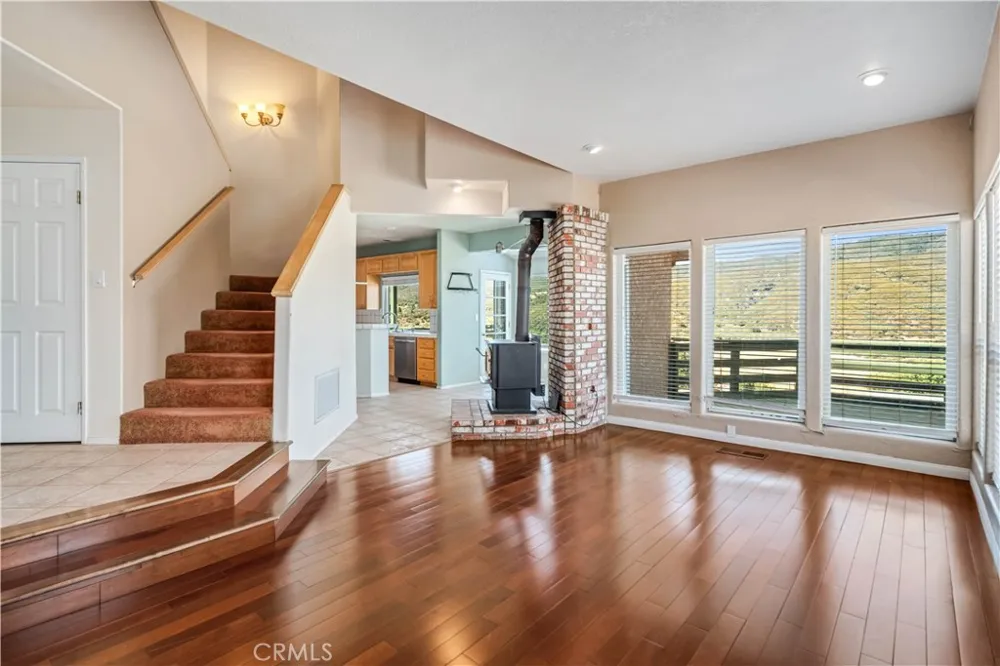 14738 Flintstone Drive Lake Elizabeth, CA 93532