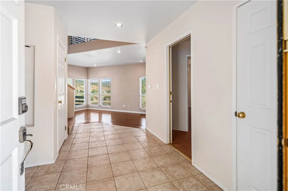14738 Flintstone Drive Lake Elizabeth, CA 93532