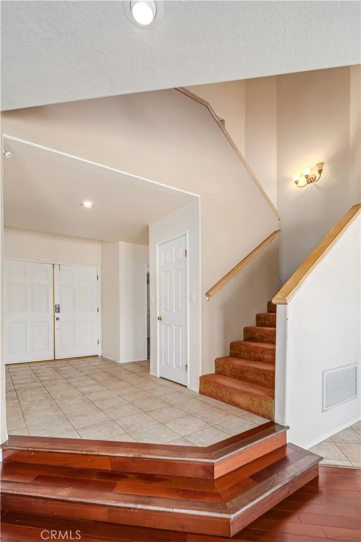 14738 Flintstone Drive Lake Elizabeth, CA 93532