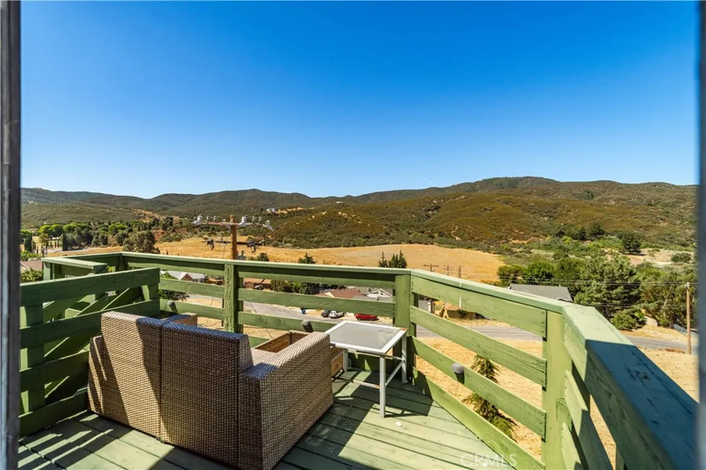 14738 Flintstone Drive Lake Elizabeth, CA 93532