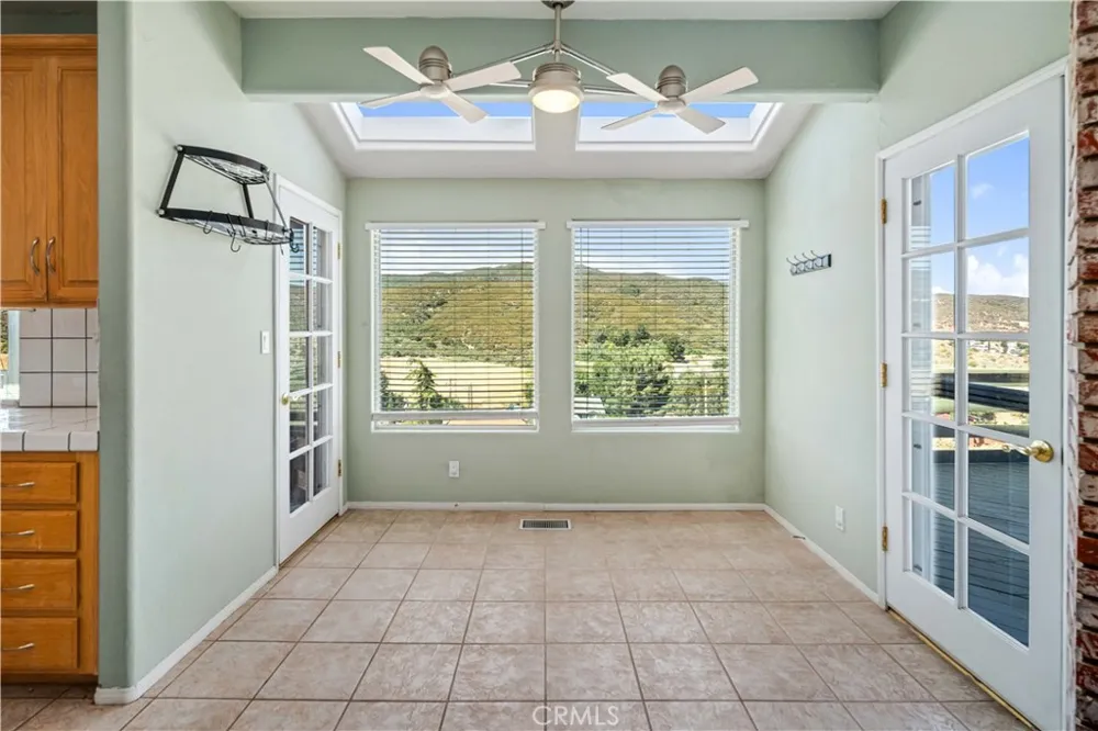 14738 Flintstone Drive Lake Elizabeth, CA 93532