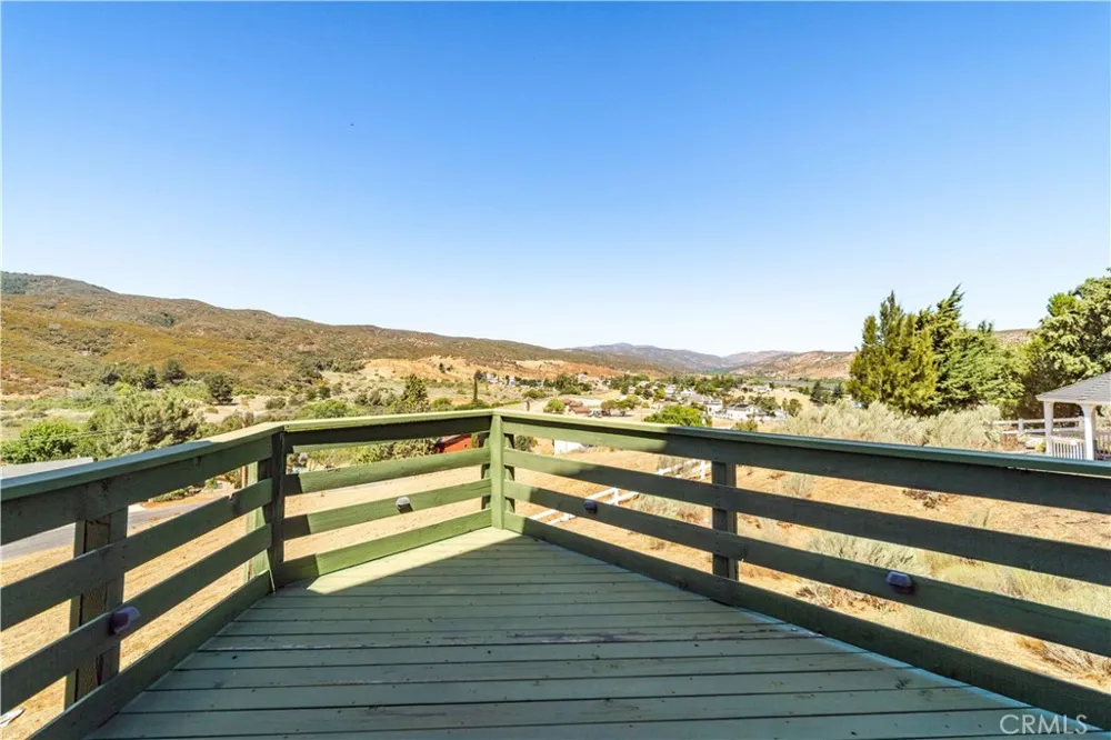 14738 Flintstone Drive Lake Elizabeth, CA 93532