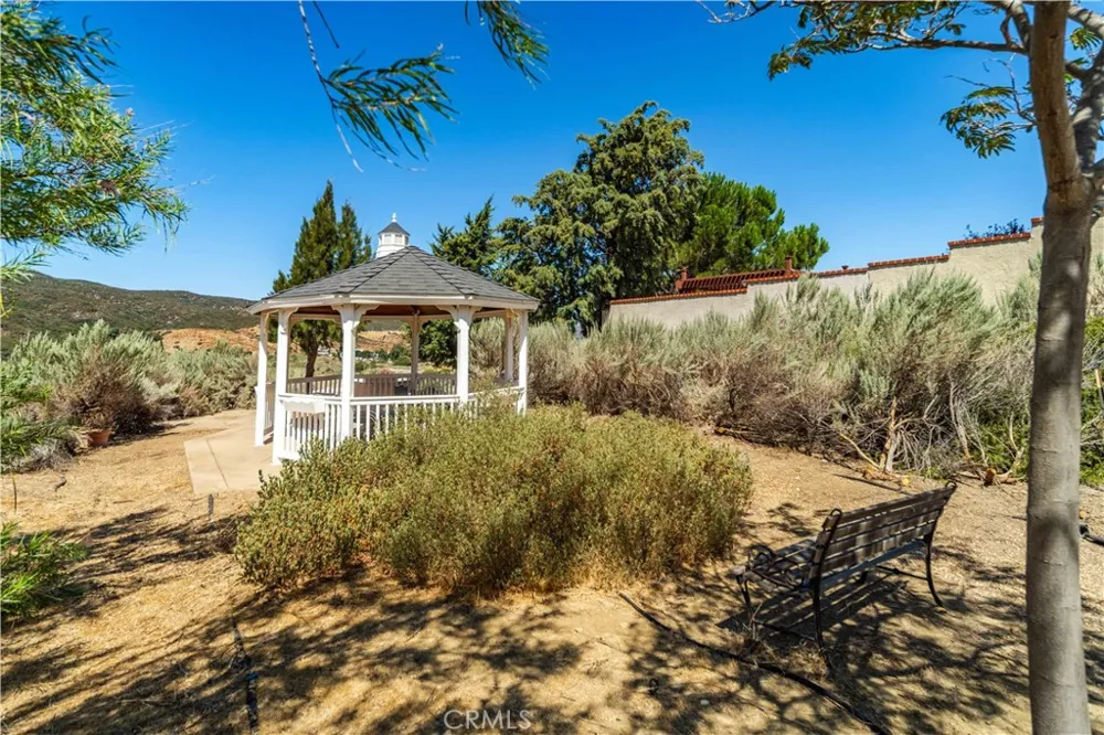 14738 Flintstone Drive Lake Elizabeth, CA 93532