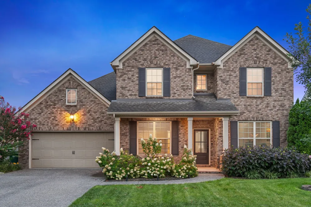 1023 Brixworth Dr Thompsons Station, TN 37179